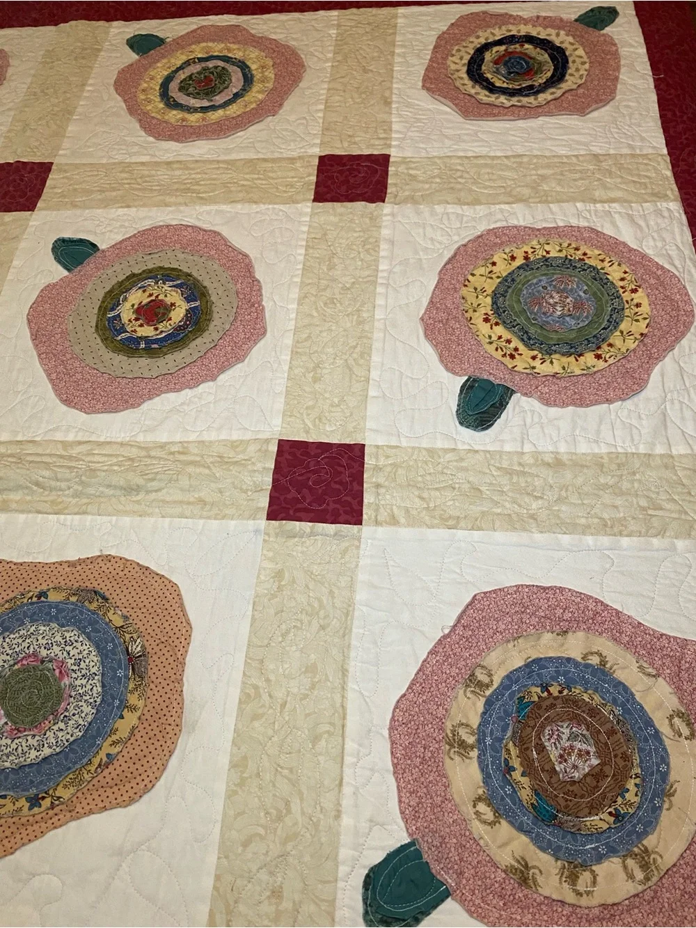 Stunning Appliqué Quilt/Throw in a dimensional floral motif. Burgundy pink gree